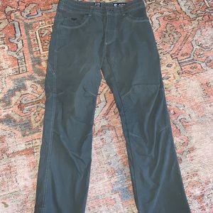 Women’s Kuhl size 6